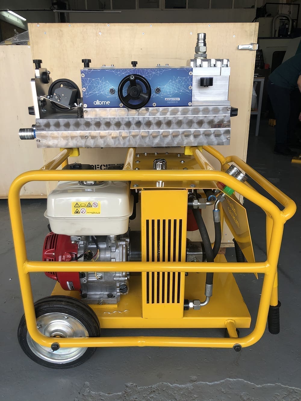 Hydraulic cable blowing machine